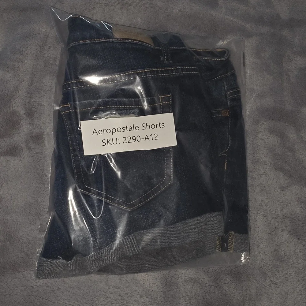 AEROPOSTALE Midi Cuffed Distressed Jean Shorts Size 4‎ Blue Denim Dark Wash